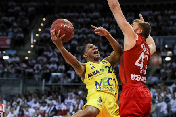 出精湛的技 出精湛的技