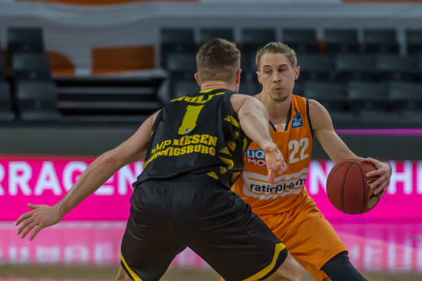 本场比赛结 本场比赛结